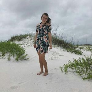 Meet your Posher, Abigail